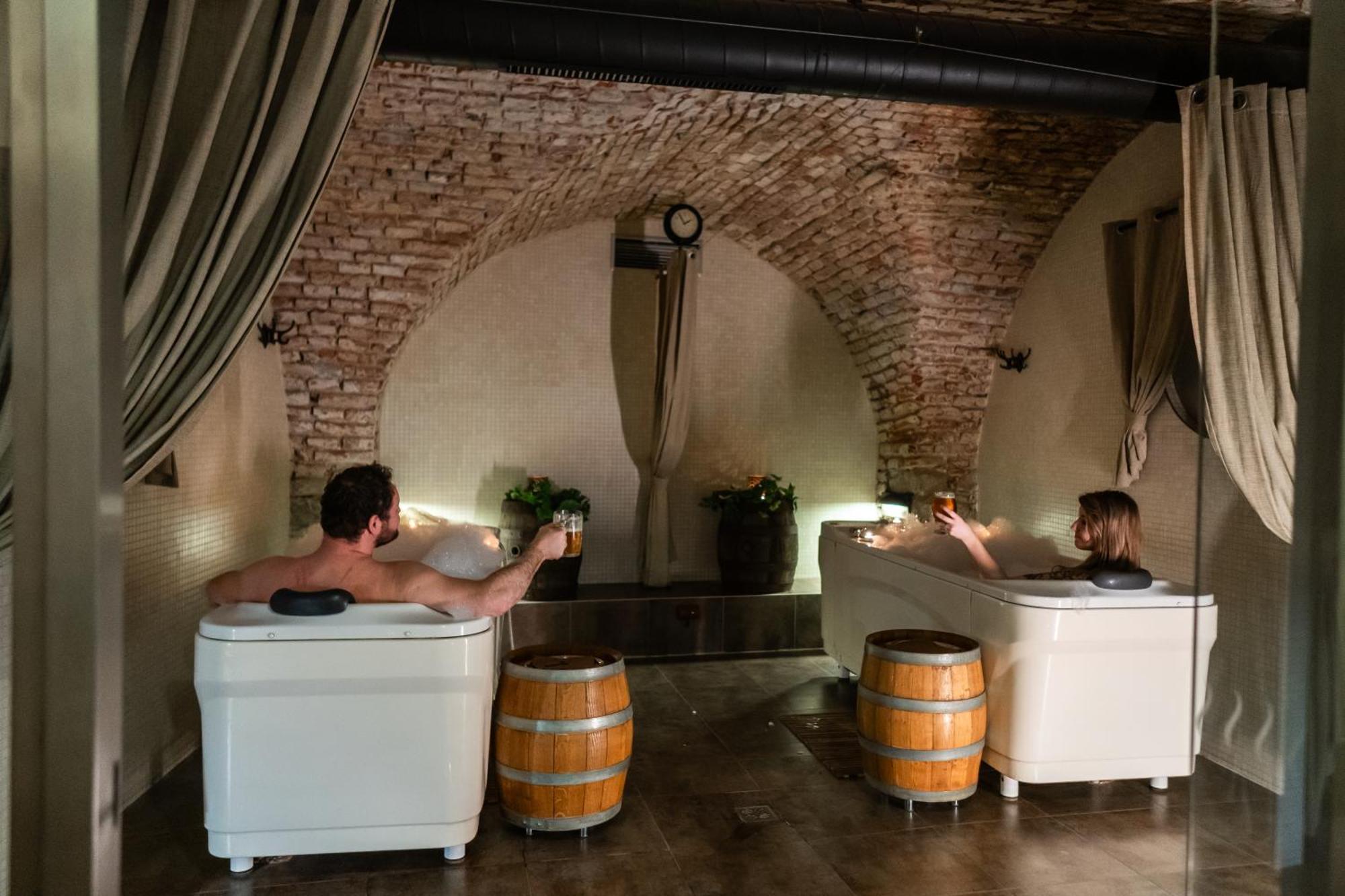 Hotel Sladovna Cerna Hora Ngoại thất bức ảnh