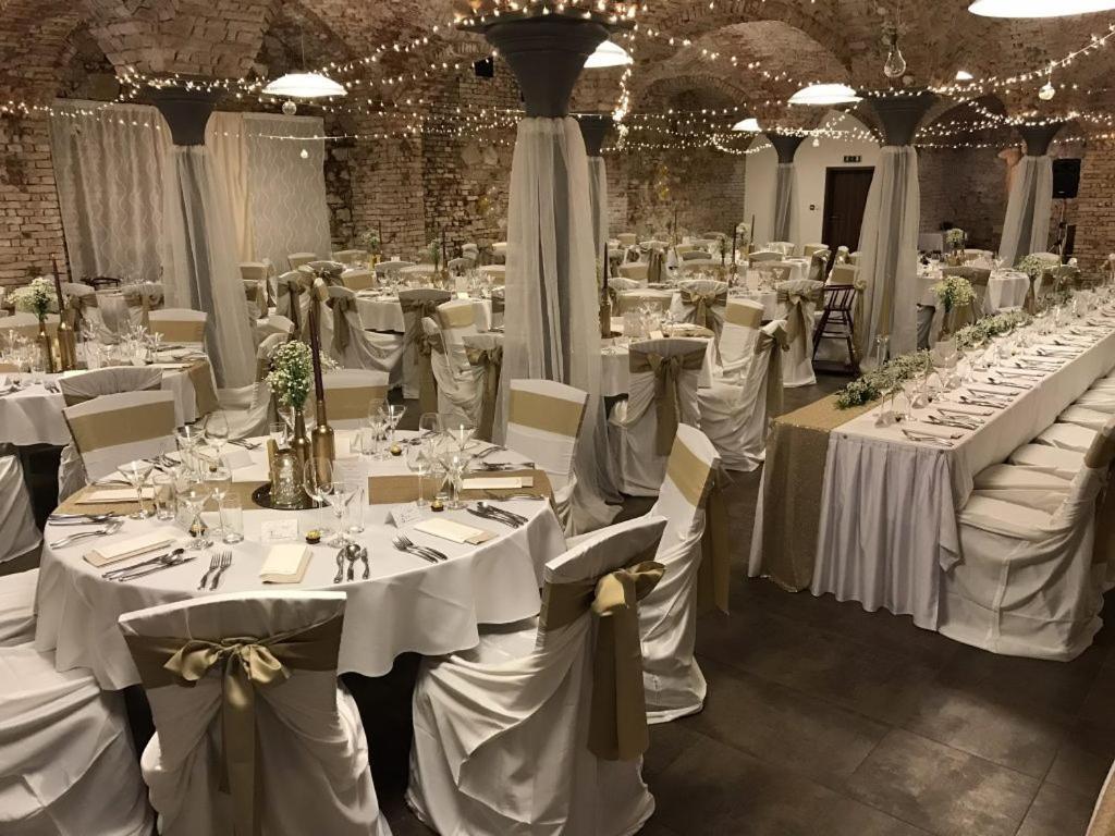 Hotel Sladovna Cerna Hora Ngoại thất bức ảnh