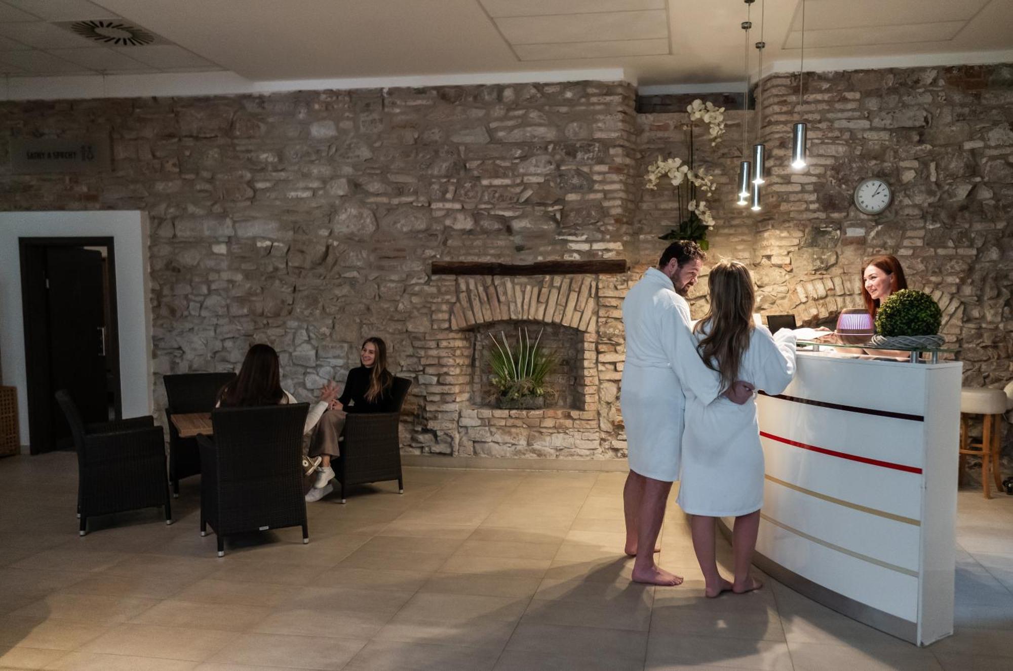 Hotel Sladovna Cerna Hora Ngoại thất bức ảnh